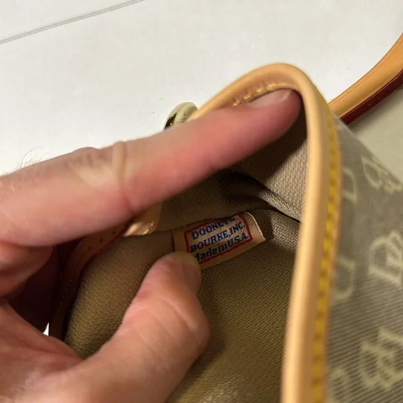 Dooney & Bourke classic Monogram canvas small wristlet wallet bag EUC - Picture 6 of 10